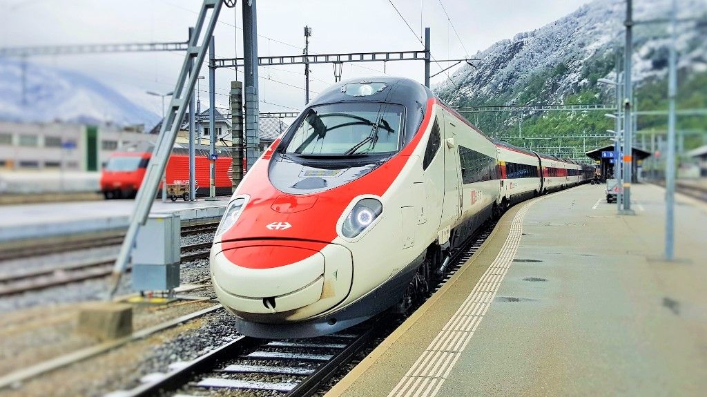 From Italy to Switzerland by train