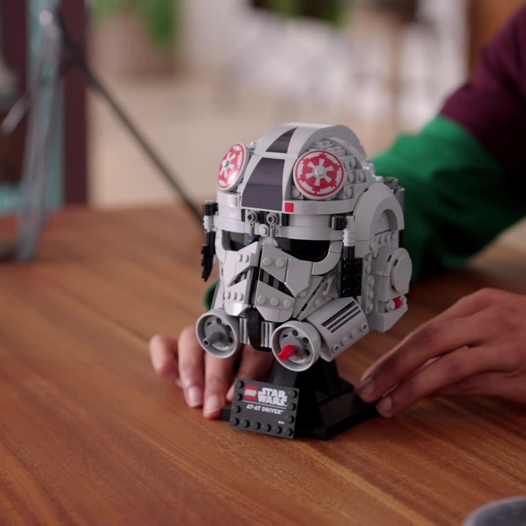 LEGO Star Wars Casco pilota di AT-AT 75429 | Disney Store