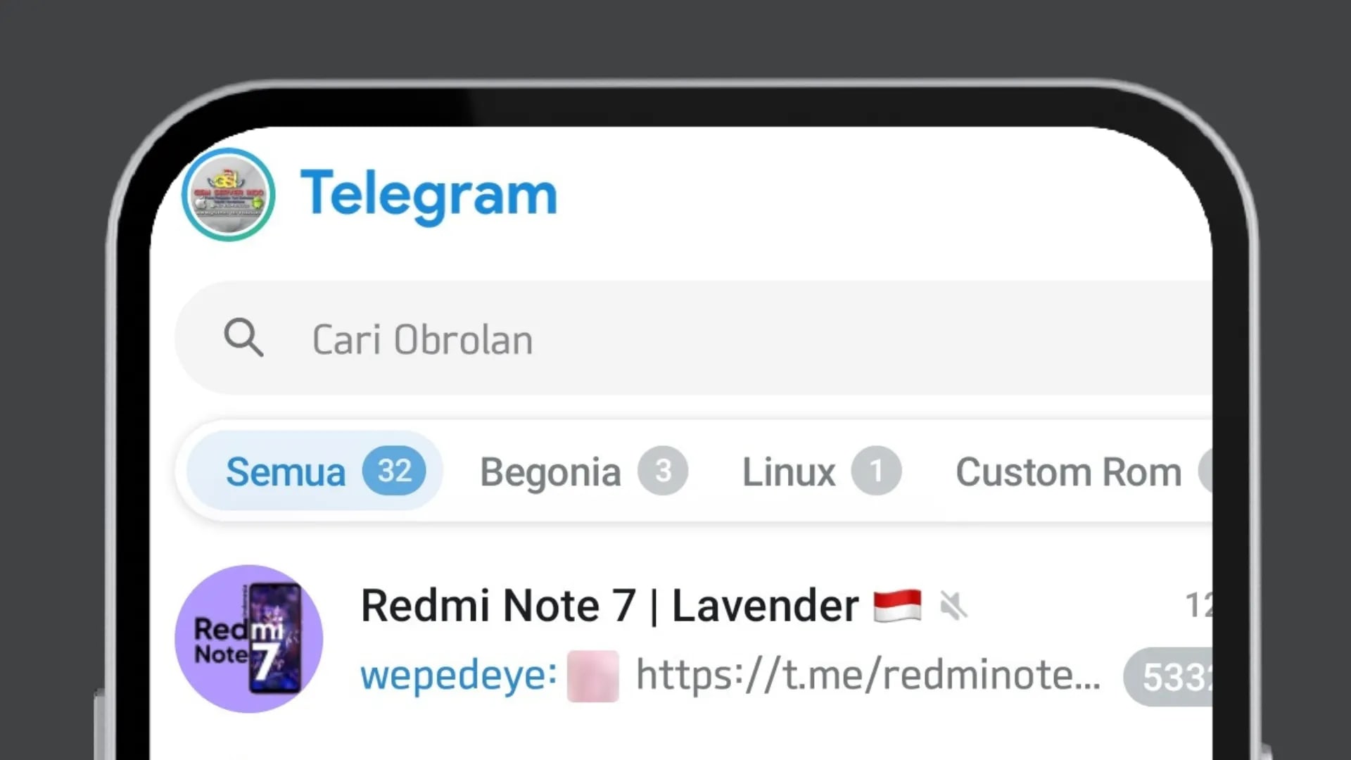 Bilah pencarian baru yang lebih besar di atas daftar obrolan Telegram