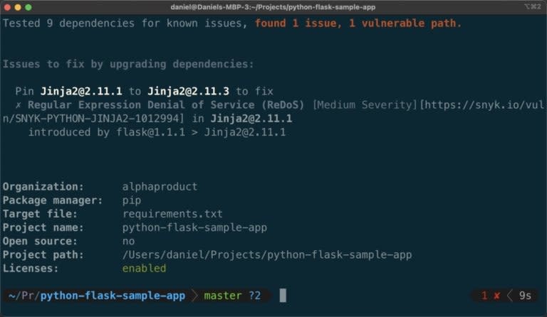 Terminal mit dem Scan der Abhängigkeiten eines Python-Flask-Projekts. Dabei wird ein anfälliger Pfad in Jinja2 gefunden und ein Upgrade empfohlen.