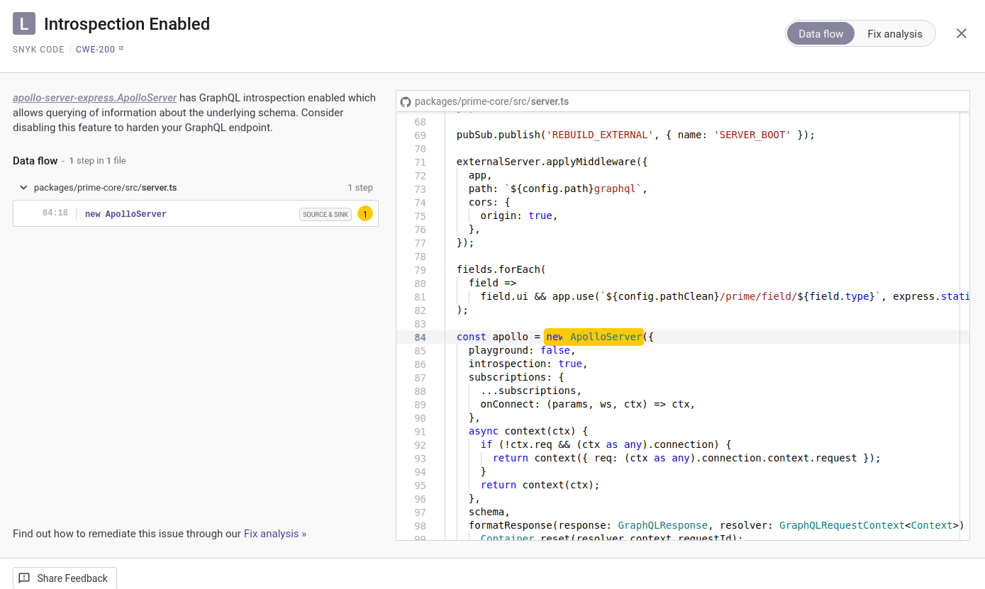 Écran d’analyse de sécurité affichant « Introspection activée » pour un serveur Apollo GraphQL, avec du code qui active l’introspection.