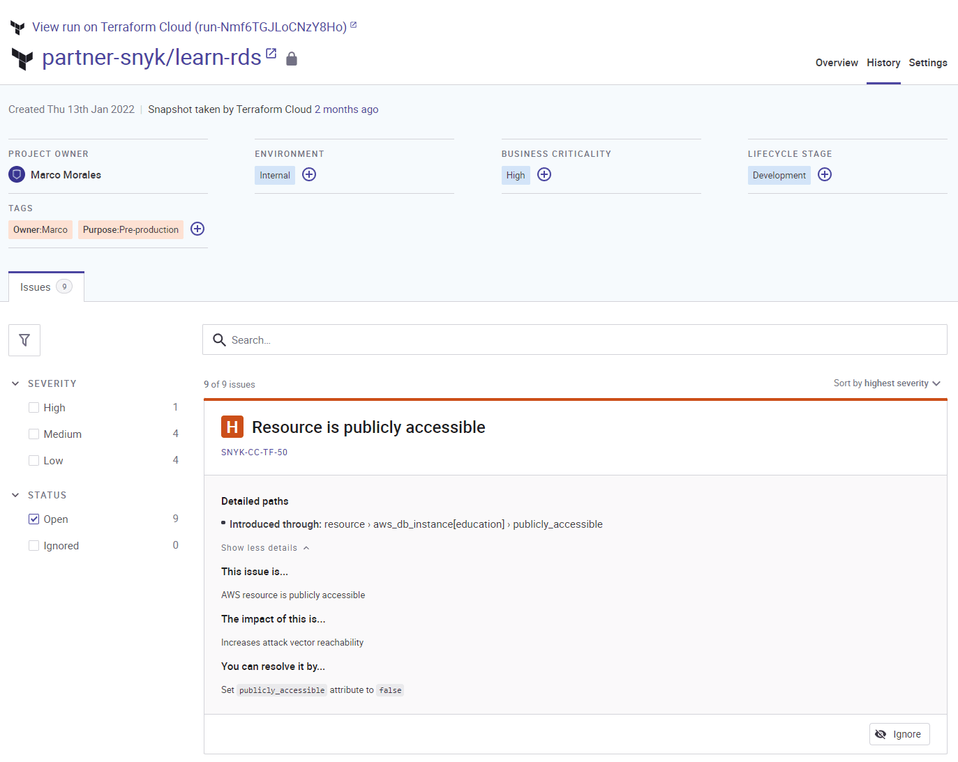 Snyk-Sicherheitsscan in Terraform Cloud mit einem schwerwiegenden Problem: Eine AWS-Ressource ist öffentlich zugänglich. Als Lösung wird empfohlen, publicly_accessible auf