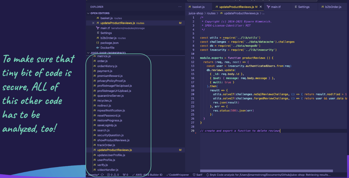コードエディターに、JavaScriptで書かれた商品レビューのロジックと、セキュリティを確保するためにすべてのコードを分析することについてのテキストが表示されています