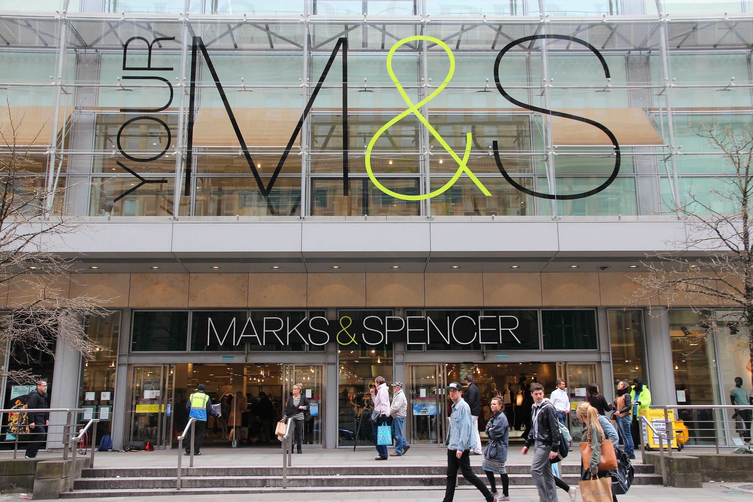 UPDATED UK retail giant Marks & Spencer offers private investors the