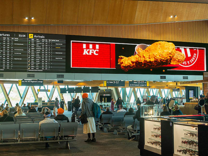 KFC goes 3D with first commercial 3DOOH billboard KFC goes 3D with first commercial 3DOOH billboard