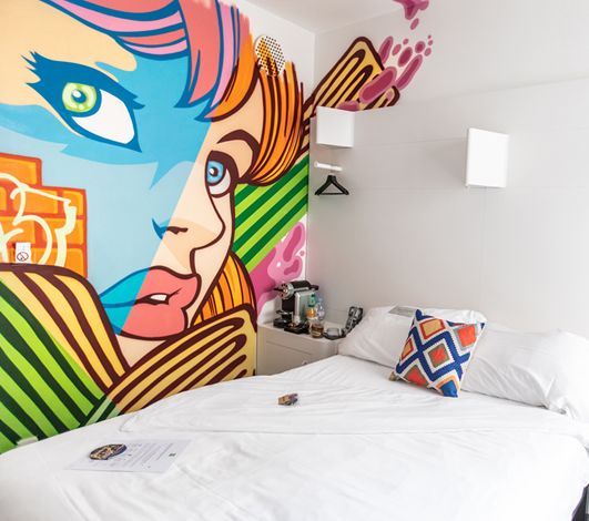 Le nouvel ibis Styles Lausanne Center MadHouse : un cadre fun avec un rooftop événementiel
