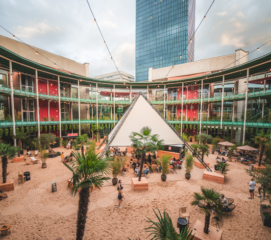 Avec le Bambusnest à Bâle, la plage s’invite au milieu des congrès