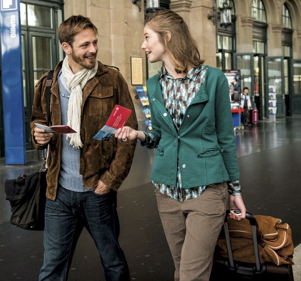 Les CFF testent un nouveau service bagages pour groupes voyageant en train sur leur réseau.