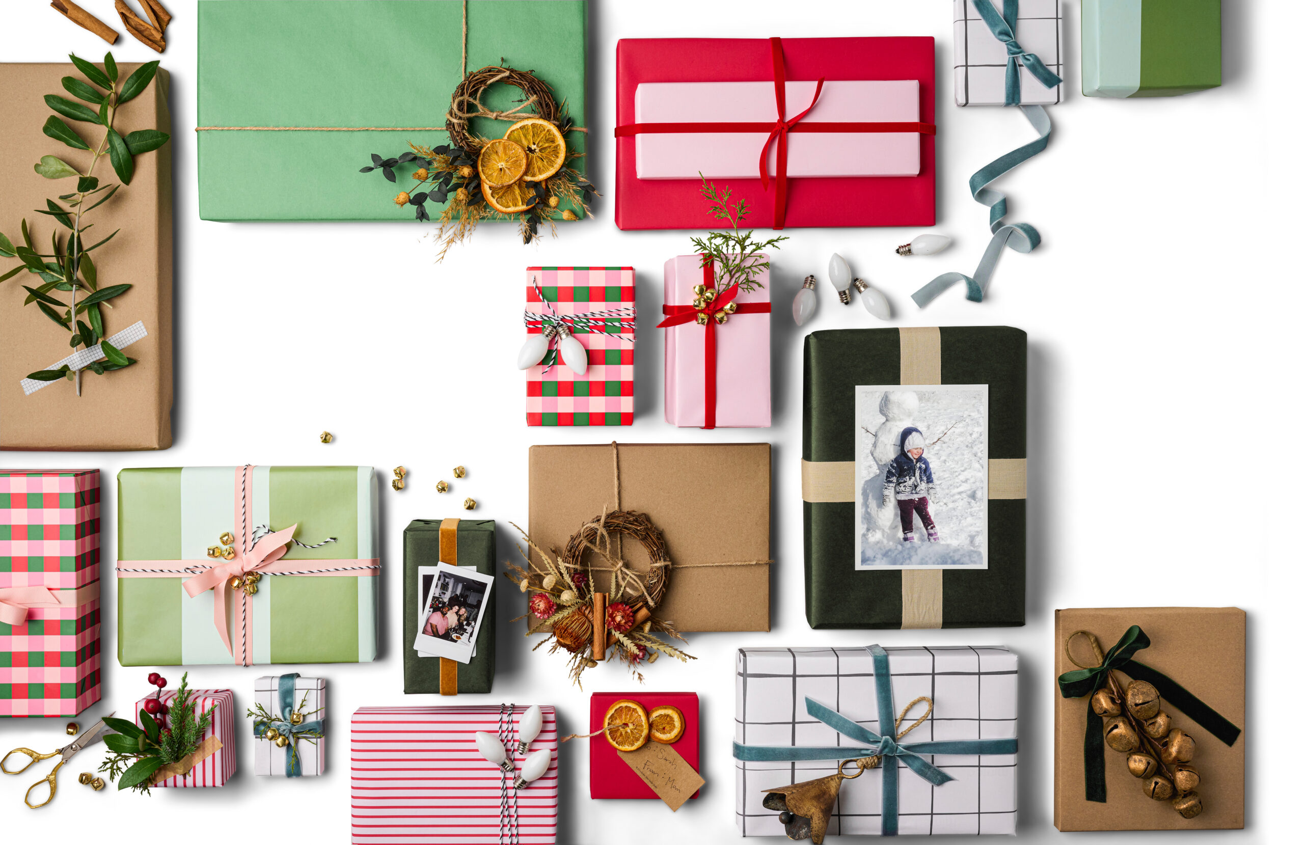 https://res.cloudinary.com/social-upload-prod-home-media-cld/image/upload/magnolia-wordpress/2022/11/TMJ_GiftToppers_Winter22_001_preview-scaled.jpg