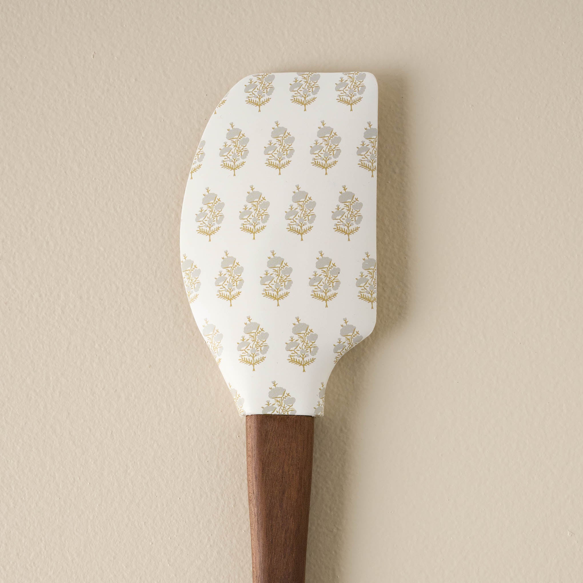 Gristmill Collection Walnut Icing Spatula with Vintage Finish - Magnolia