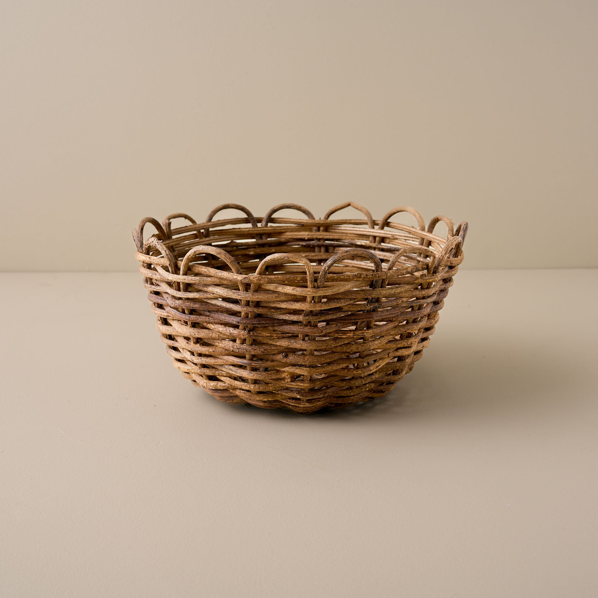 Scalloped Woven Basket small