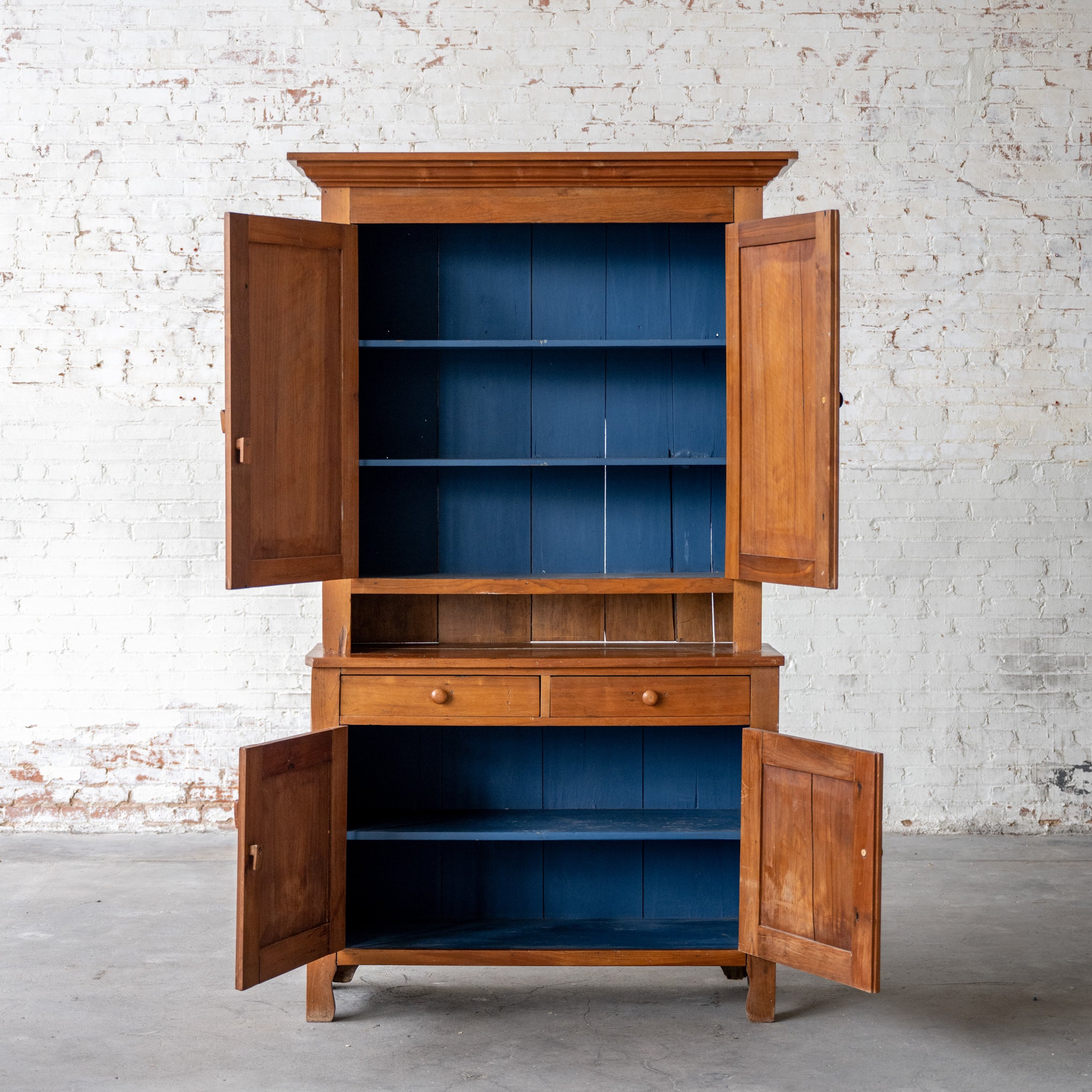 Step back hutch cupboard top