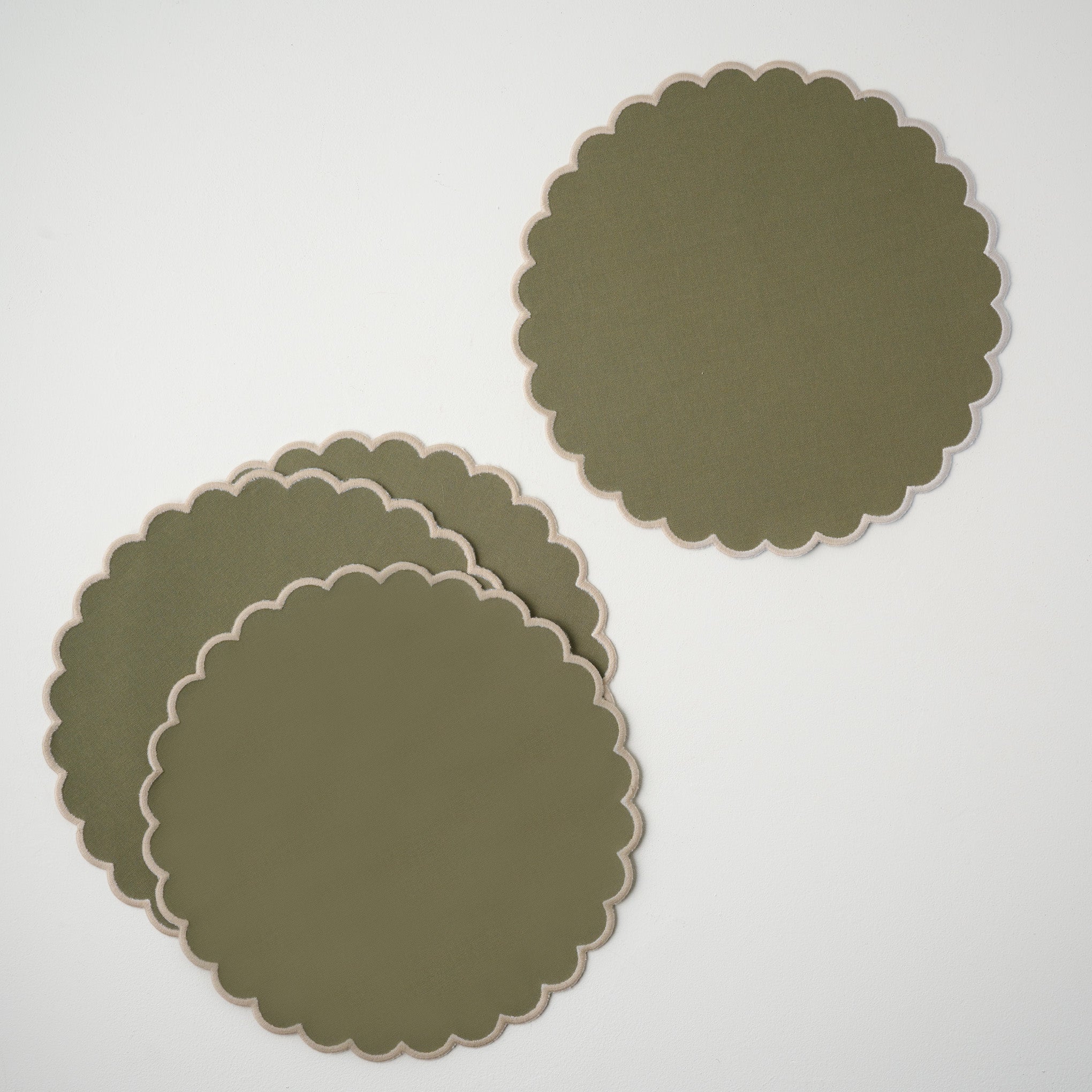 Mayfly Green Scalloped Placemat Set of Four