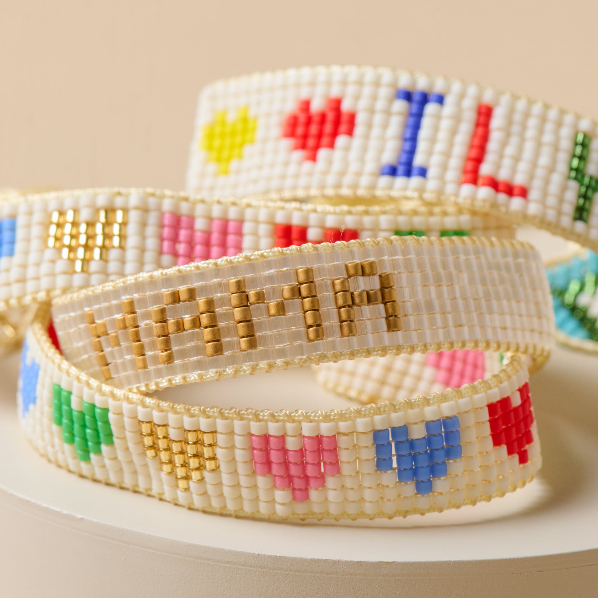 Magnolia Mamas : DIY Tassel Bracelets for Valentine's Day