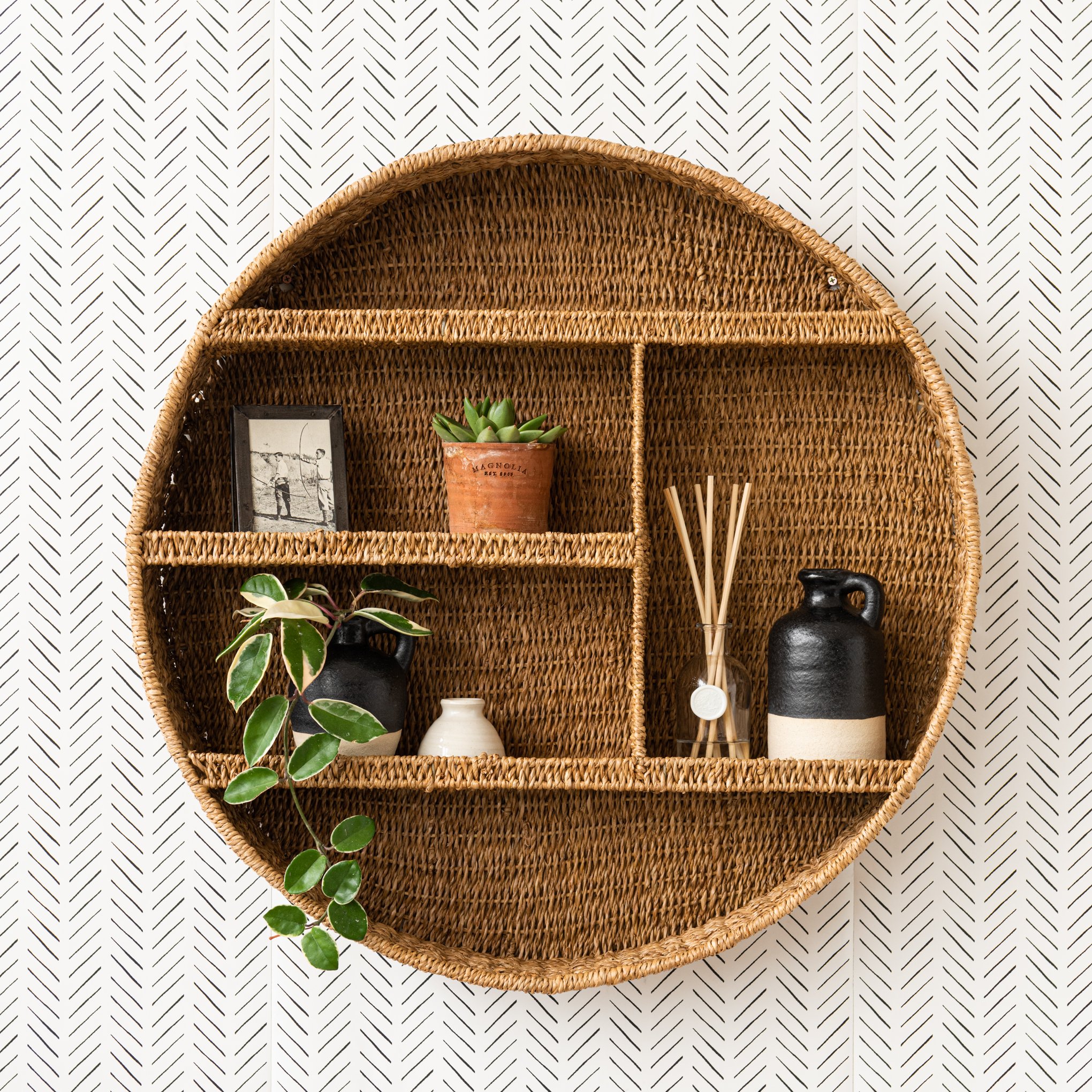 round woven wall organization shelf