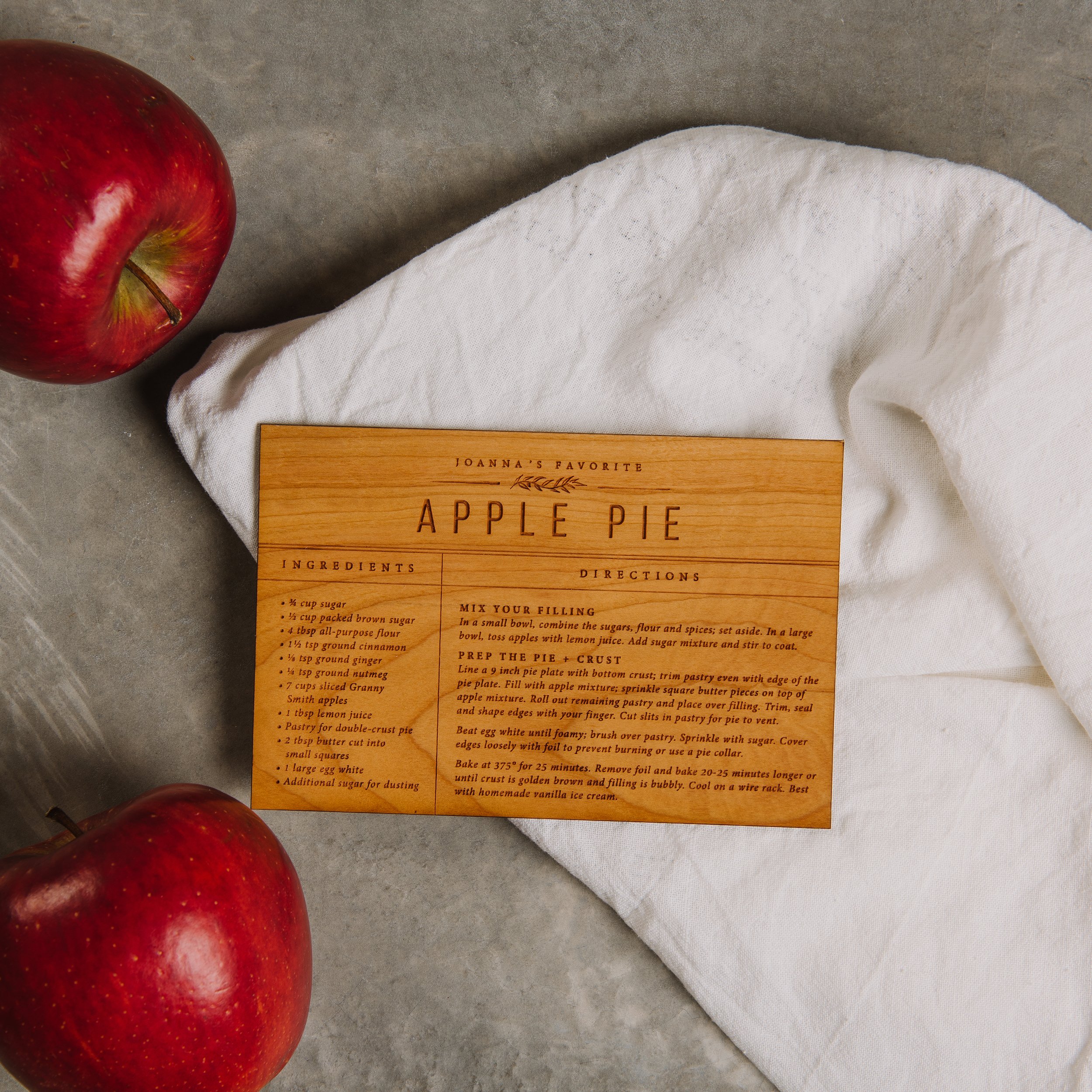 apple pie wooden recipe card