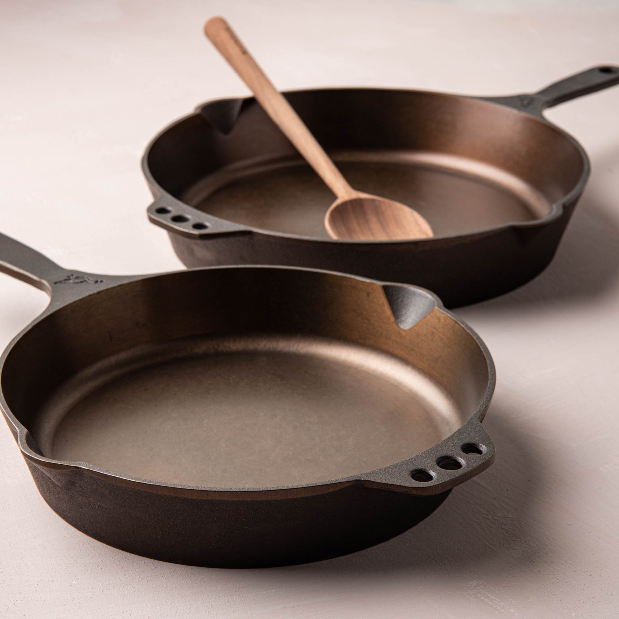 Smithey Cast Iron Chef Skillet (No. 8) - Magnolia