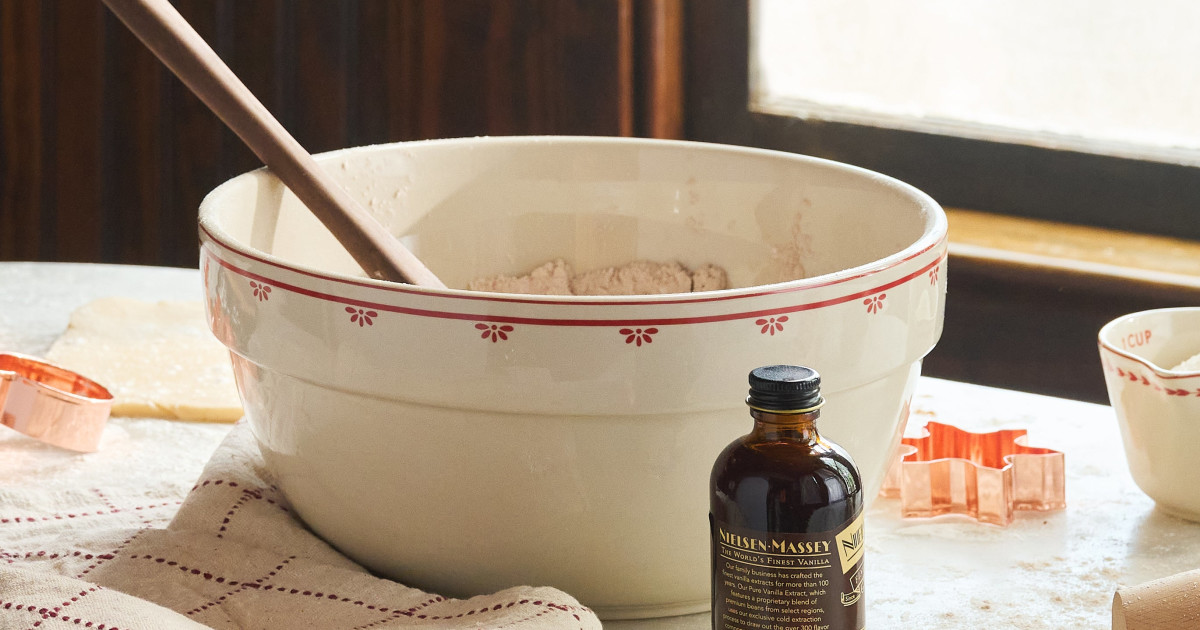 Set of Three Copper Mixing Bowls - Magnolia