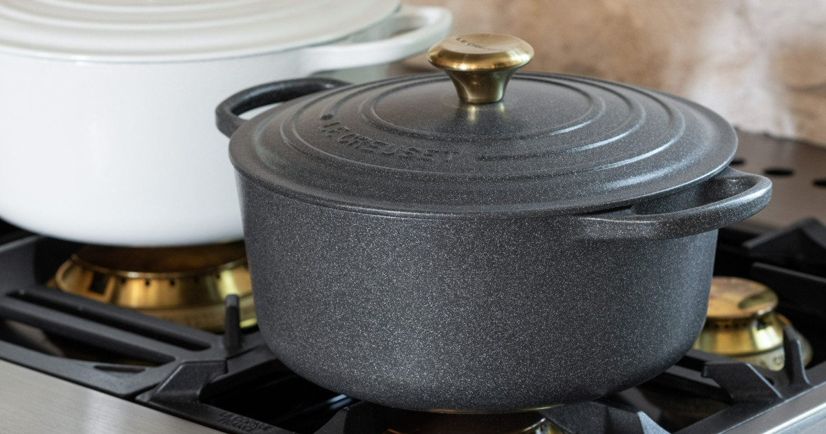 Staub 5.5 Qt. Dutch Oven - Magnolia