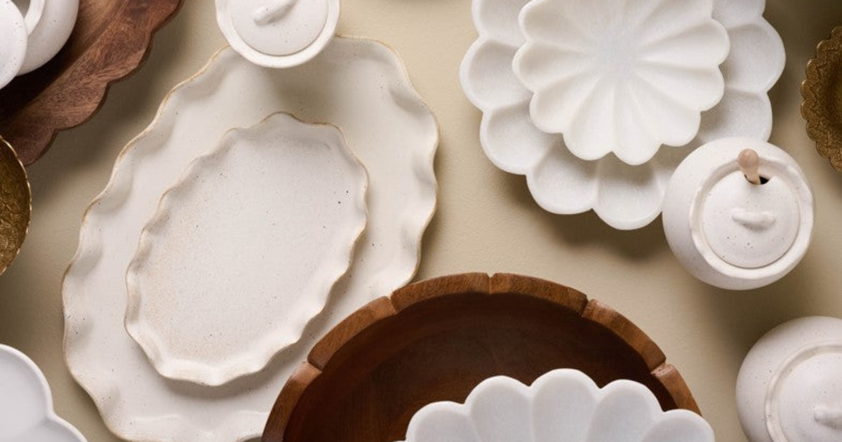 Sandstone Scalloped Trinket Dish - Magnolia