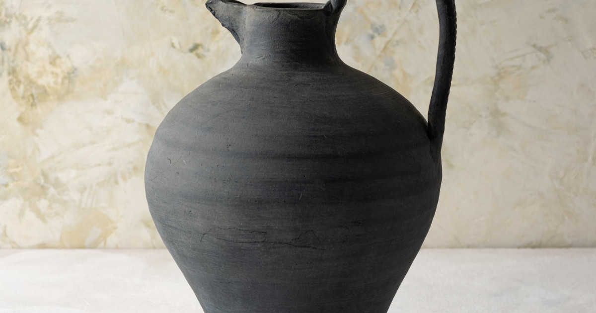 Ravine Black Ceramic Jug - Magnolia