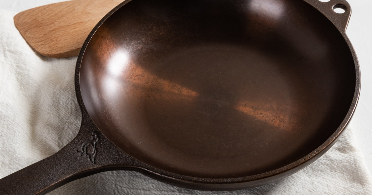 Smithey Cast Iron Skillet (No. 12) - Magnolia