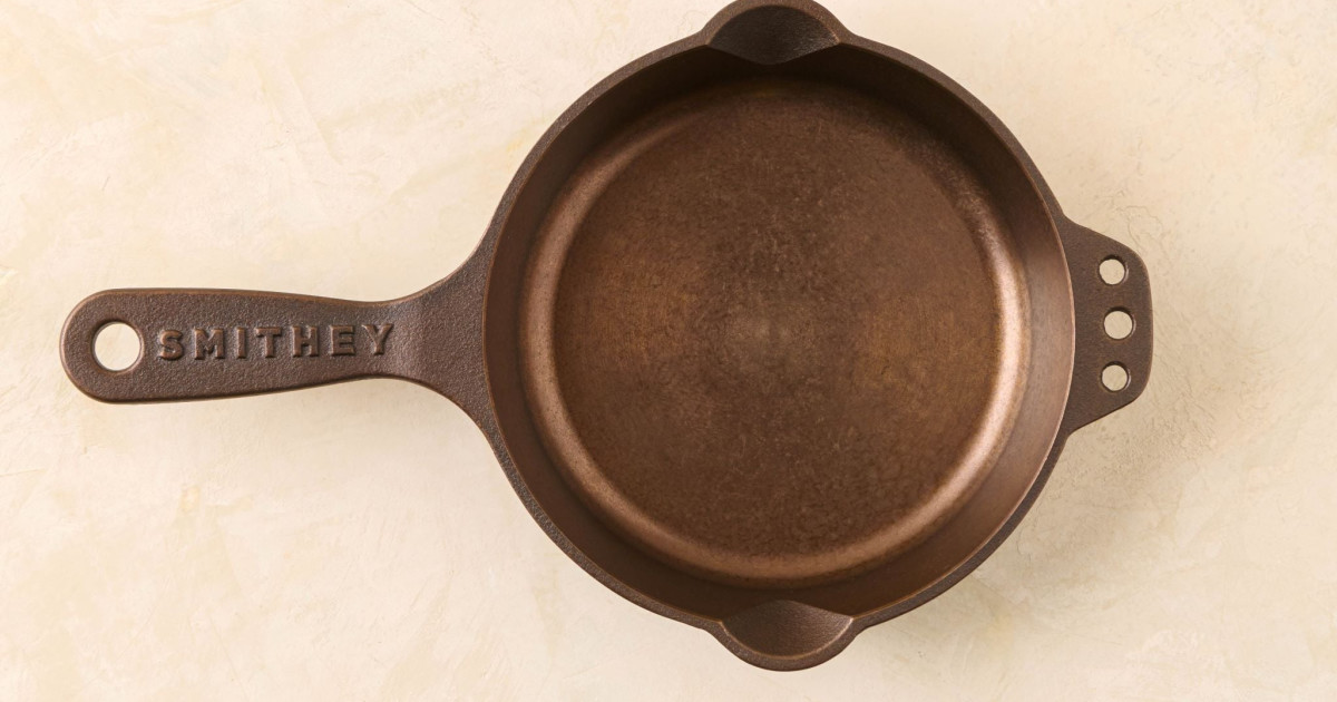 Smithey Cast Iron Skillet (No. 10) - Magnolia