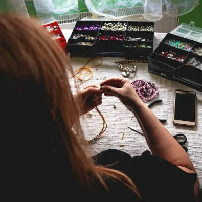Resin Crafting & Jewelry-making at its Finest