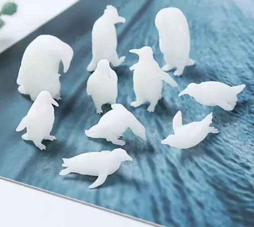 3D Miniature Penguins Resin Fillers