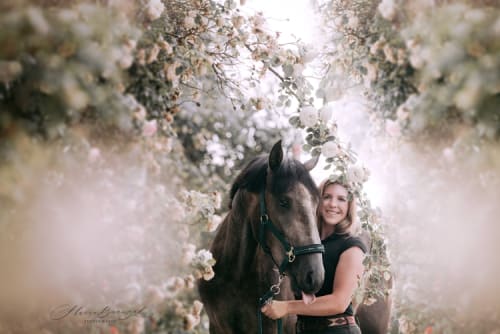 /_vercel/image?url=/Equine+photoshoot+in+Les+Ecuries+in+Bergem,+Luxembourg.&w=1536&q=100