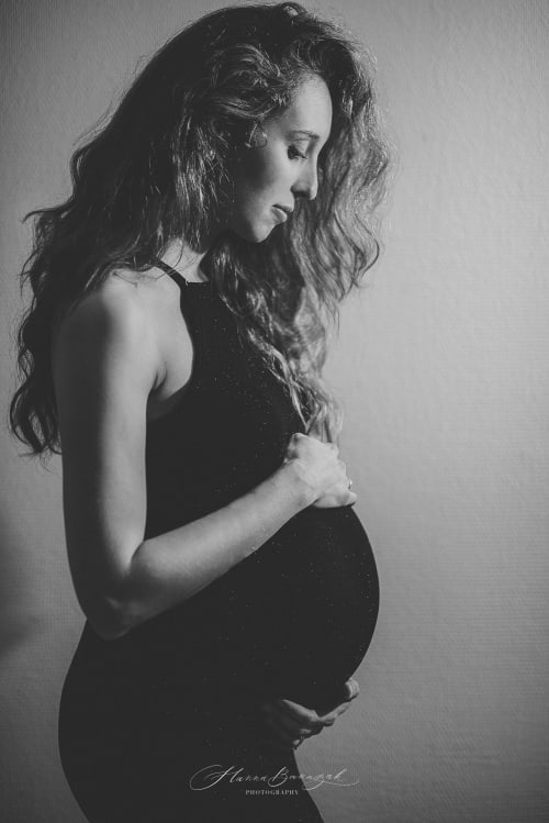 /_vercel/image?url=/Photo+noir+et+blanc+d'une+femme+enceinte.&w=1536&q=100