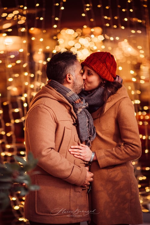 /_vercel/image?url=/Christams+market+photoshoot+with+a+couple.&w=1536&q=100