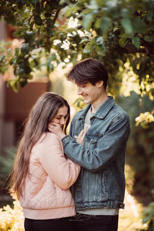 /_vercel/image?url=/Couple+of+teenagers+in+love.&w=1536&q=100