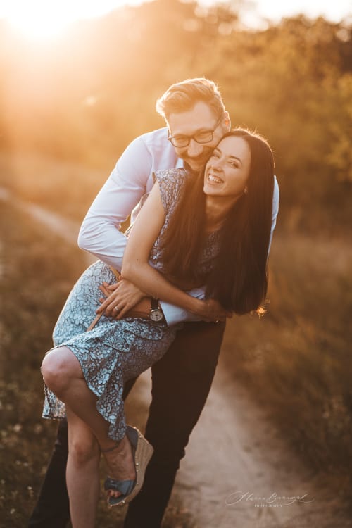 /_vercel/image?url=/Engagement+photoshoot+during+sunset+on+the+meadow.&w=1536&q=100