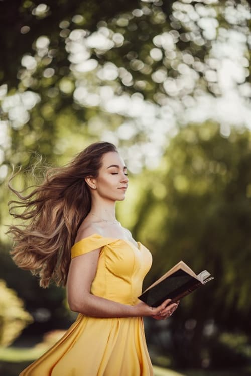 /_vercel/image?url=/Dreamy+shooting++portrait+in+Luxembourg.&w=1536&q=100