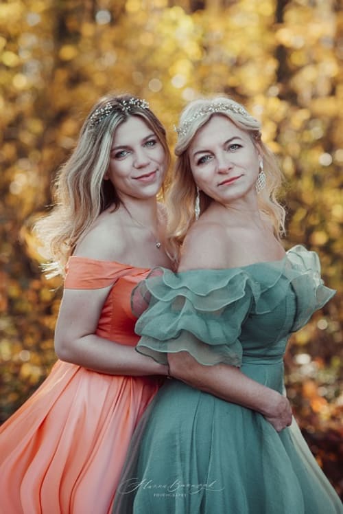 /_vercel/image?url=/Photo+portrait+de+famille+m%C3%A8re+et+fille+au+Luxembourg.&w=1536&q=100