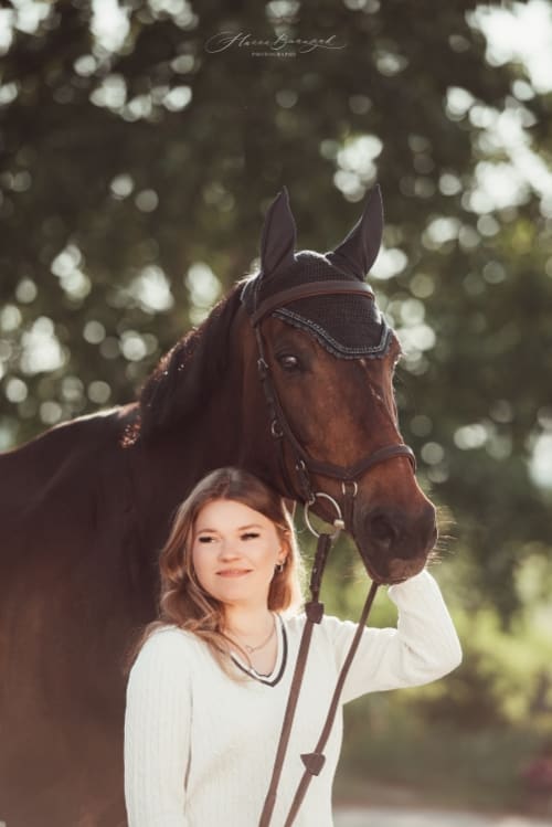 /_vercel/image?url=/Portrait+of+a+girl+with+her+horse.&w=1536&q=100