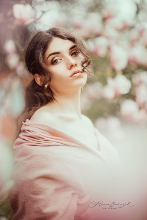 /_vercel/image?url=/Sensual+shooting+with+spring+flowers+in+Luxembourg.&w=1536&q=100