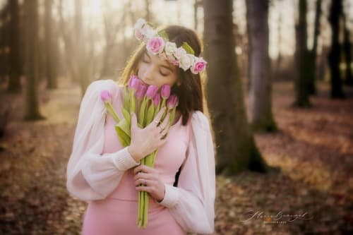 /_vercel/image?url=/Spring+beauty+photo+professional+portrait+in+Luxembourg.&w=1536&q=100