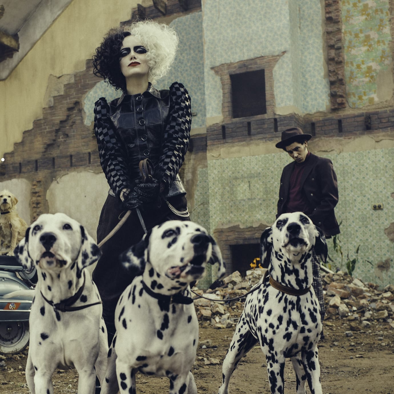 Interview: Costume Designer Jenny Beavan's Work On 'Cruella' Makes an  Entrance and Tells a Story - Awards Radar