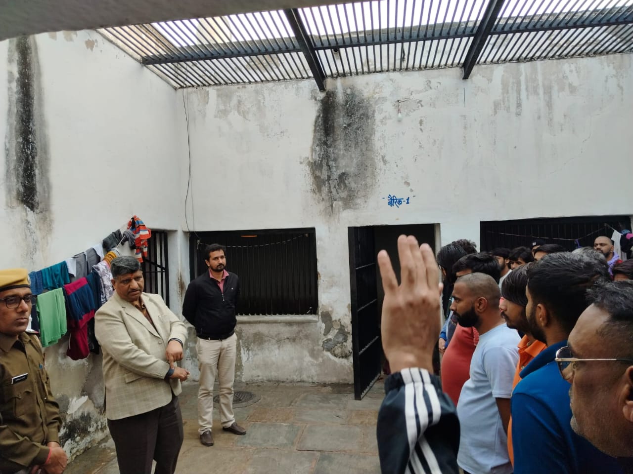 फतेहपुर जेल का किया मानवाधिकार आयोग के सदस्य अशोक गुप्ता ने किया आकस्मिक निरीक्षण