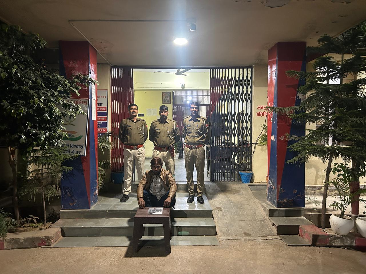 अवैध हथियार व 1 जिंदा कारतूस के साथ एक गिरफ्तार 