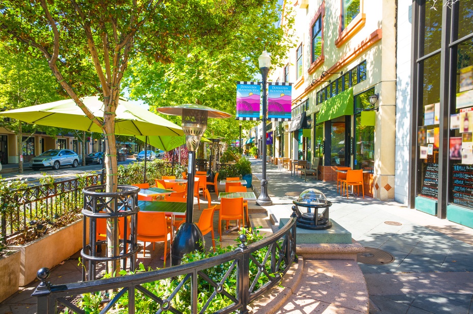 Top real estate agents in Mountain View, CA.