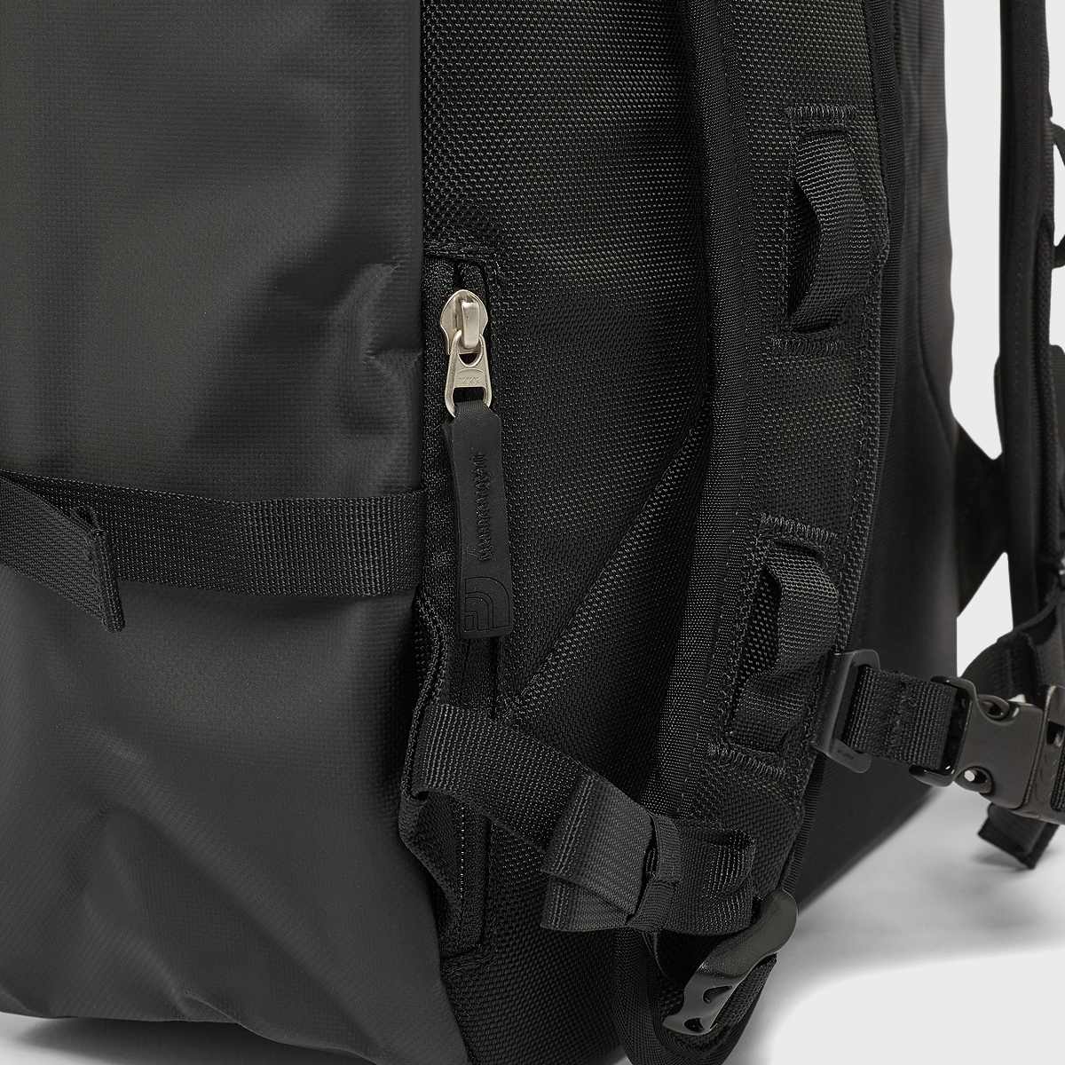 The North Face Base Camp Fuse Box Backpack Black/TNF Black/NPF — foto 4