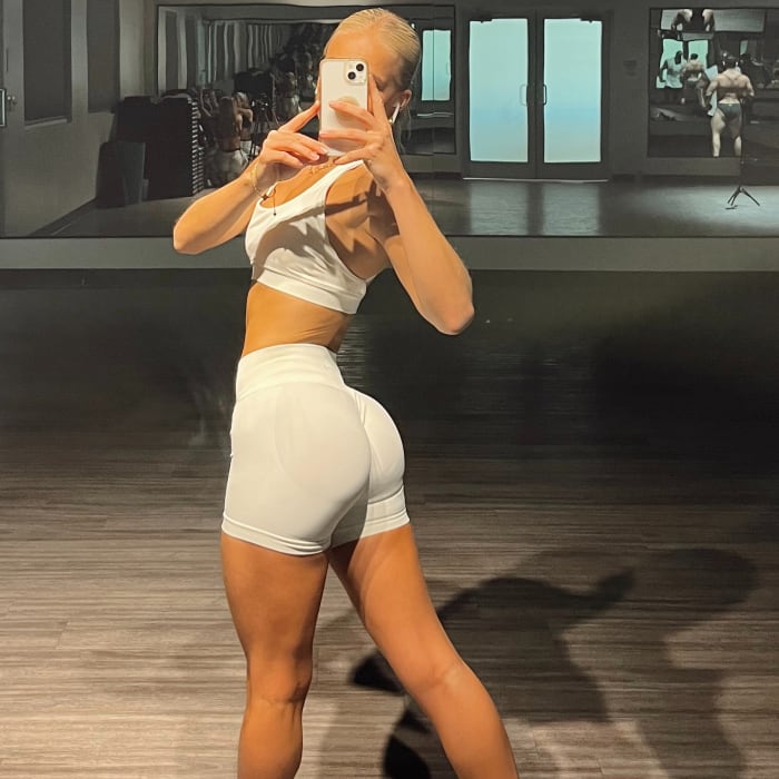 Sabrina @sabrinastrong_