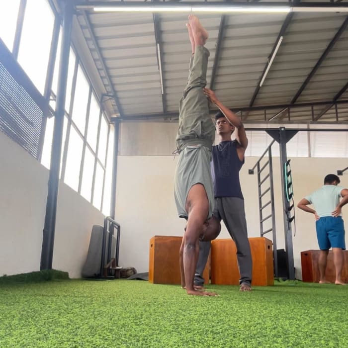 AKCALICOACH // ONLINE CALISTHENICS COACH