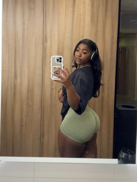 Mo