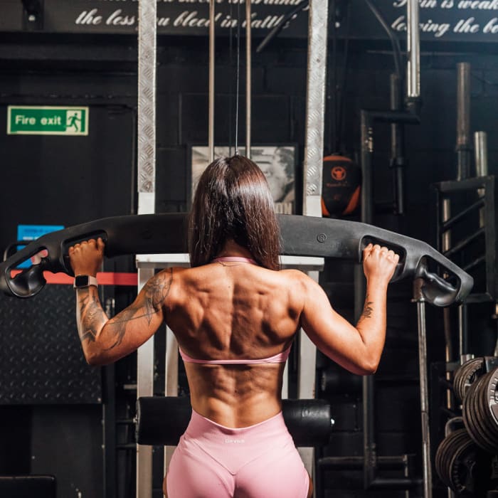 Leanne Byrne  - PERSONAL TRAINER