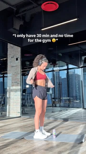 Coach Britt @workoutwithgina