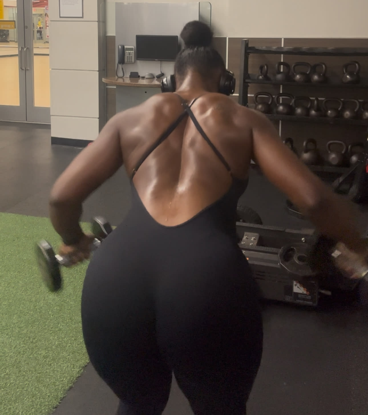 Quelina L